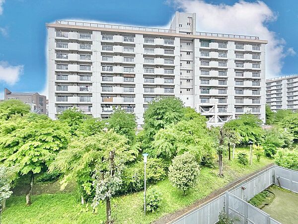 眺望や窓からの景色が良いと、家で過ごす時間も快適です。