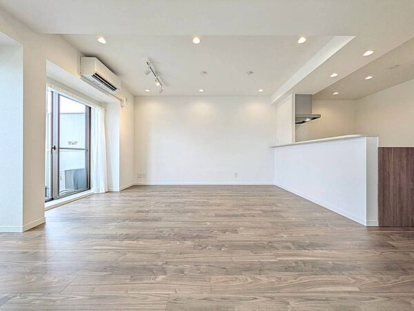 落ち着いた雰囲気に包まれて、伸びやかな空間。