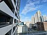 バルコニー：眺望や窓からの景色が良いと、家で過ごす時間も快適です。
