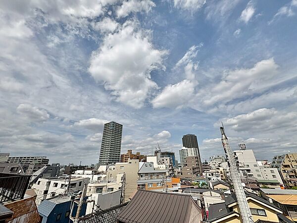 陽当たり・通風・開放感に恵まれた環境です。