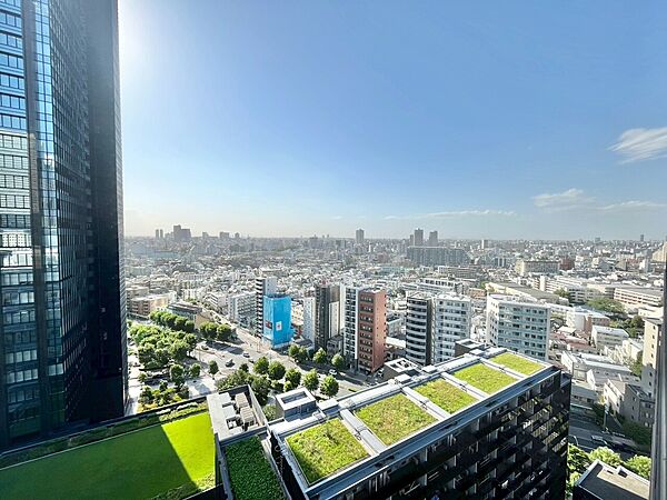 眺望や窓からの景色が良いと、家で過ごす時間も快適です。