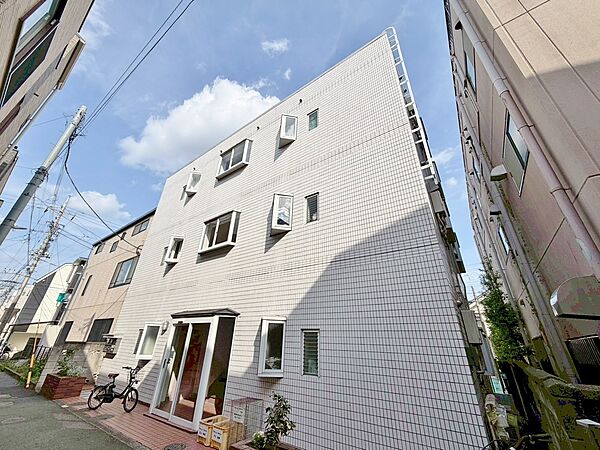 忙しく過ぎゆく日常を置き去るほど、ゆったりした時間が流れる住環境。