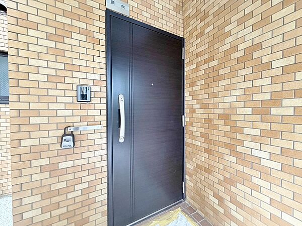 清潔感のある落ち着いた雰囲気の玄関です。