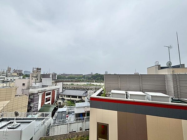 眺望や窓からの景色が良いと、家で過ごす時間も快適です。