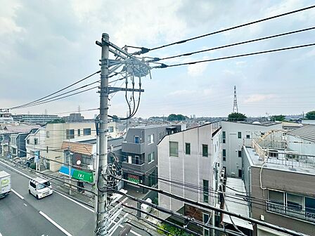 陽当たり・通風・開放感に恵まれた環境です。