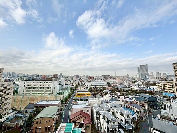 陽当たり・通風・開放感に恵まれた環境です。
