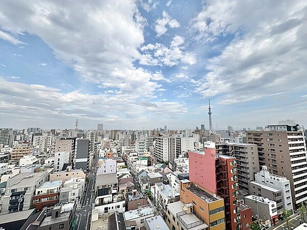眺望や窓からの景色が良いと、家で過ごす時間も快適です。