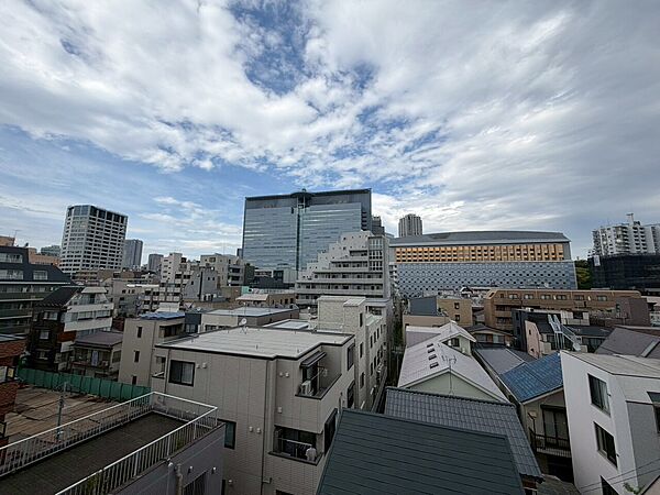 眺望や窓からの景色が良いと、家で過ごす時間も快適です。