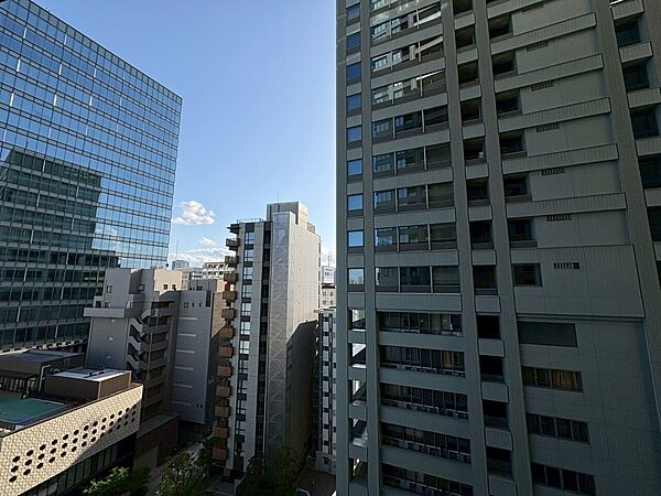 陽当たり・通風・開放感に恵まれた環境です。