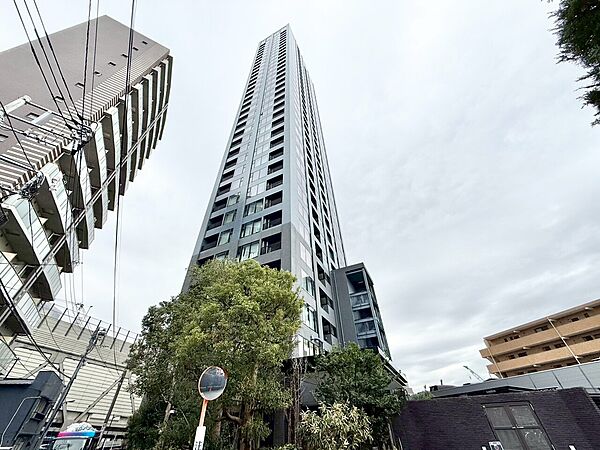 忙しく過ぎゆく日常を置き去るほど、ゆったりした時間が流れる住環境。