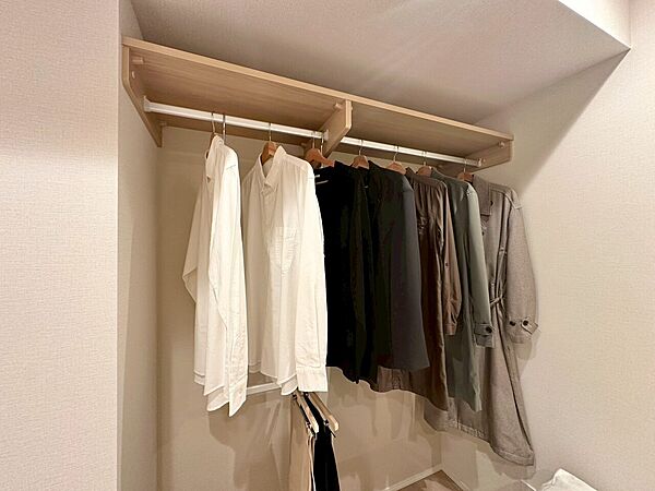 家電やスーツケース、ストック品など何でも片付く嬉しい空間です。