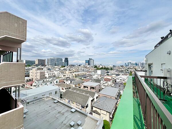 陽当たり・通風・開放感に恵まれた環境です。