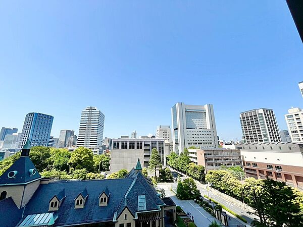 眺望や窓からの景色が良いと、家で過ごす時間も快適です。