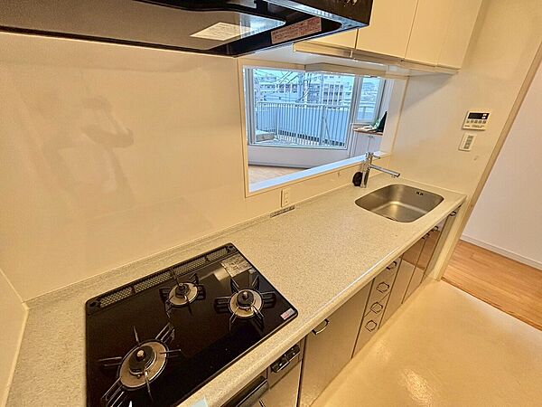 使いやすくスタイリッシュなキッチン空間になっております。
