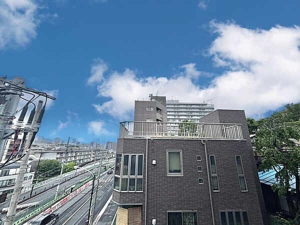 眺望や窓からの景色が良いと、家で過ごす時間も快適です。
