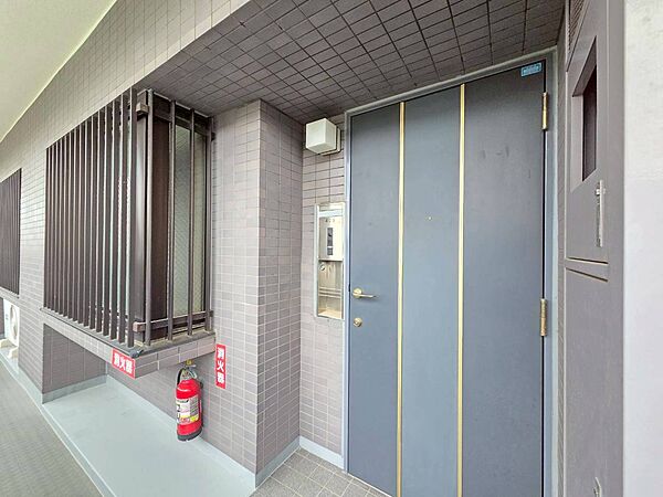 清潔感のある落ち着いた雰囲気の玄関です。