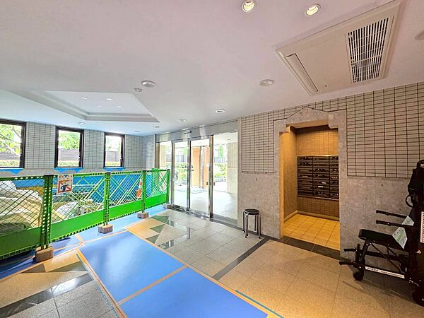 館内は静寂な中が保たれており、管理が行き届いている印象を受けました。