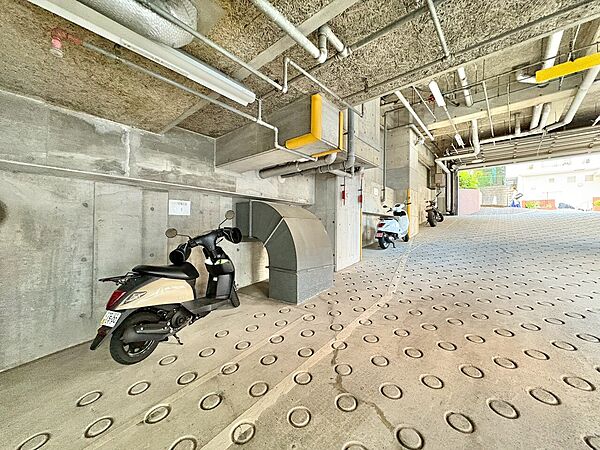 バイク置き場もございます。※空き状況は都度ご確認下さい。