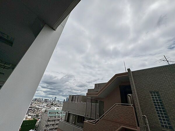 眺望や窓からの景色が良いと、家で過ごす時間も快適です。