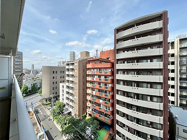 眺望や窓からの景色が良いと、家で過ごす時間も快適です。