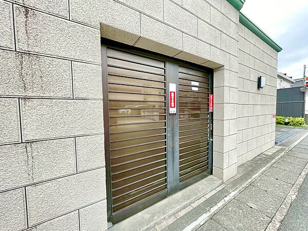 ゴミ置場。綺麗に管理されております。