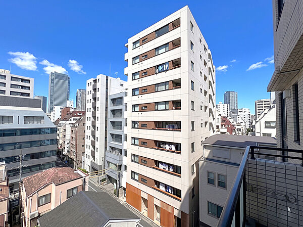 陽当たり・通風・開放感に恵まれた環境です。
