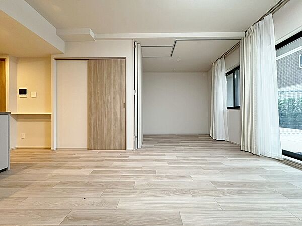 シンプルな内装と偏り過ぎないデザインで統一しました。