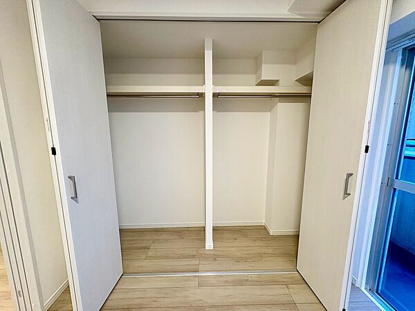 家電やスーツケース、ストック品など何でも片付く嬉しい空間です。