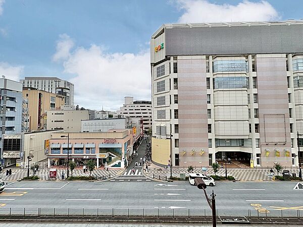 眺望や窓からの景色が良いと、家で過ごす時間も快適です。