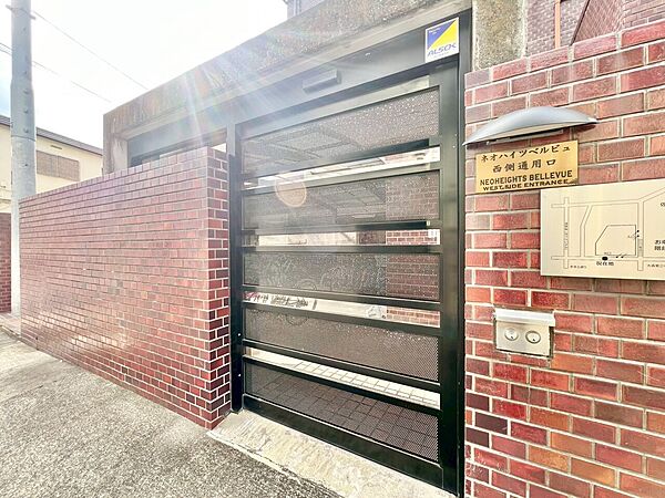 駐車スペースが嬉しいですね。※空き状況は都度ご確認下さい。