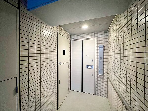 清潔感のある落ち着いた雰囲気の玄関です。