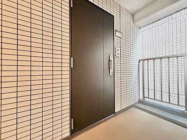 清潔感のある落ち着いた雰囲気の玄関です。
