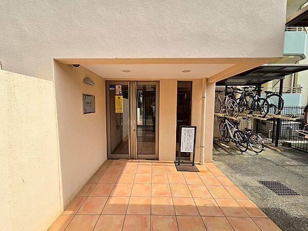 綺麗に整備されており、行き届いた管理体制をうかがわせます。