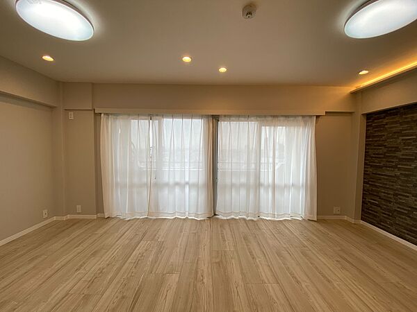 伸びやかな空間のなかで、ゆったりとしたひとときを過ごせます。