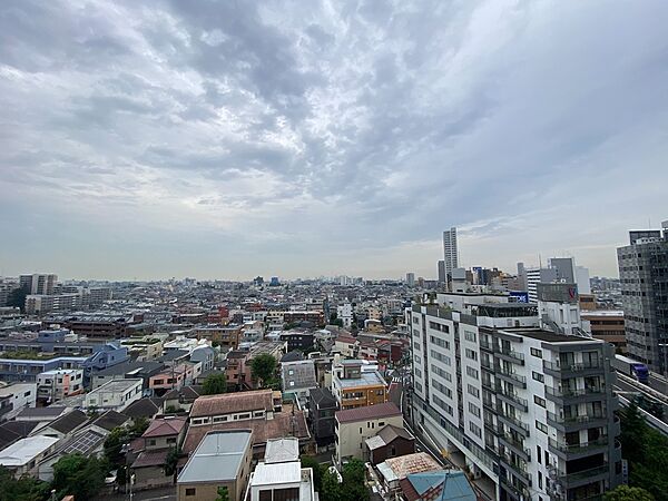 眺望や窓からの景色が良いと、家で過ごす時間も快適です。