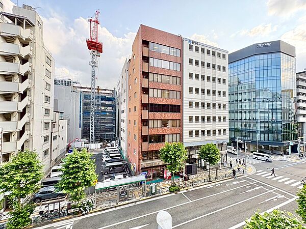 陽当たり・通風・開放感に恵まれた環境です。