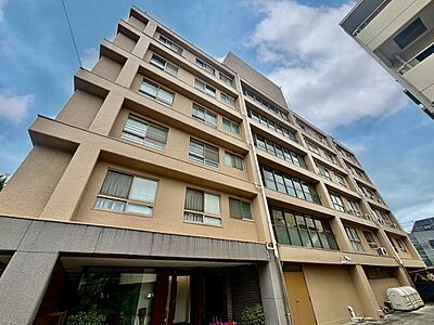 外観:飽きのこないシンプルモダンな外観です。 外観:飽きのこないシンプルモダンな外観です。