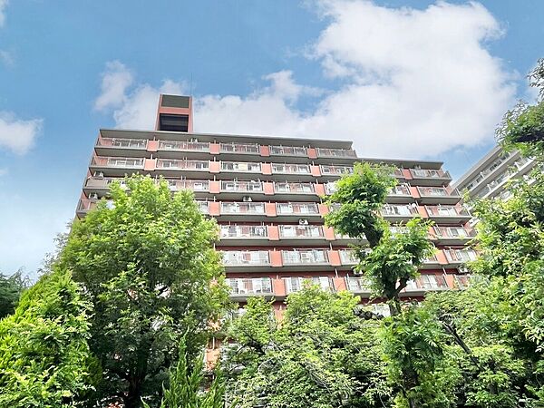 忙しく過ぎゆく日常を置き去るほど、ゆったりした時間が流れる住環境。