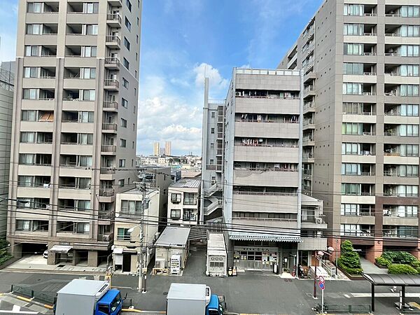 眺望や窓からの景色が良いと、家で過ごす時間も快適です。