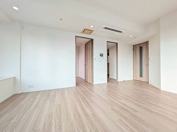 シンプルな内装と偏り過ぎないデザインで統一しました。