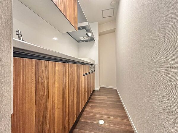 使いやすくスタイリッシュなキッチン空間になっております。