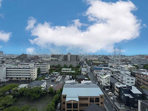 眺望や窓からの景色が良いと、家で過ごす時間も快適です。