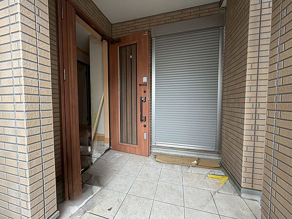 清潔感のある落ち着いた雰囲気の玄関です。