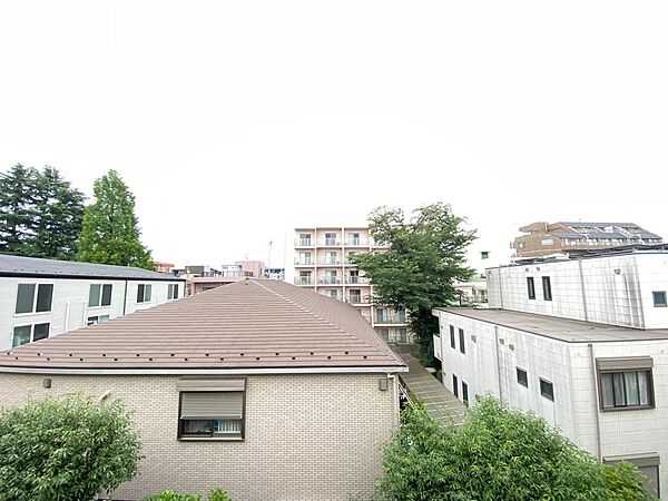眺望や窓からの景色が良いと、家で過ごす時間も快適です。