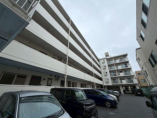 忙しく過ぎゆく日常を置き去るほど、ゆったりした時間が流れる住環境。