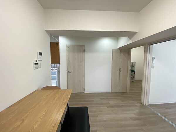 シンプルな内装と偏り過ぎないデザインで統一しました。