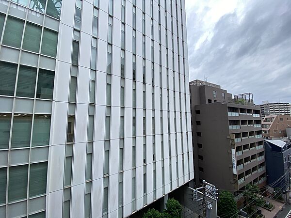 眺望や窓からの景色が良いと、家で過ごす時間も快適です。