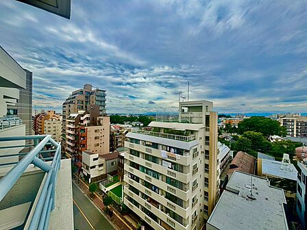 眺望や窓からの景色が良いと、家で過ごす時間も快適です。