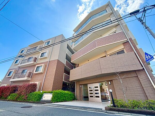 apartment 埼玉県熊谷市曙町３丁目5-1
地図を見る