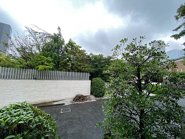 眺望や窓からの景色が良いと、家で過ごす時間も快適です。